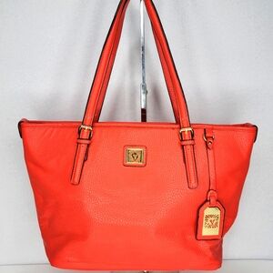 Anne‎ Klein Perfect Medium Shoulder Bag. P139